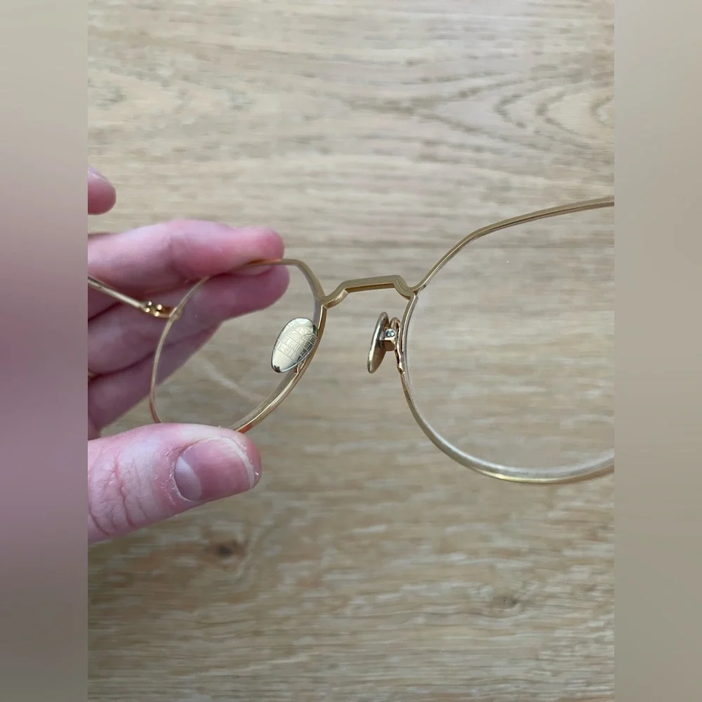 Ahlem • Gold Glasses